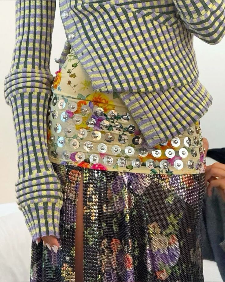 READY TO WEAR